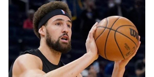 Los fanáticos de los Golden State Warriors dan la bienvenida al regreso de Klay Thompson